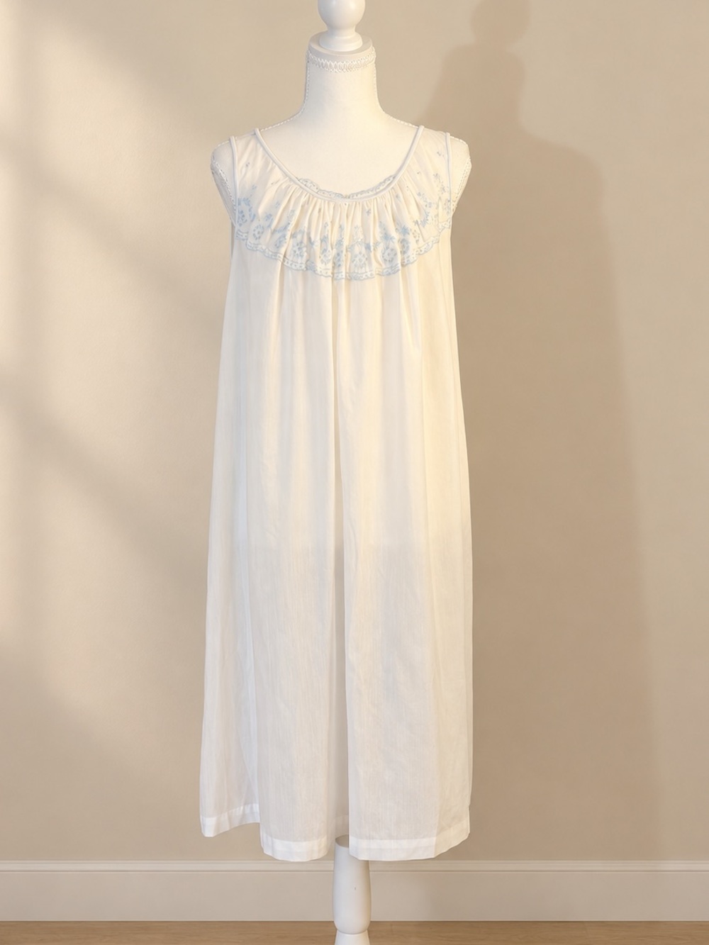 Vintage Shadowline White Blue Embroidered Ruffle Nightgown Small